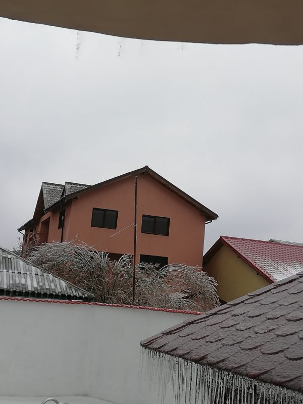 Regatul de gheață la mine acasă.jpg Sursa: arhiva personală Regatul de gheață la mine acasă