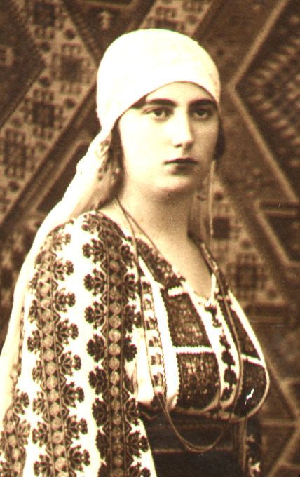 Ia românească & gânduri de vară Sursa:Pinterest 94449f18ecccaf07961d1a2f32120510 Ia românească & gânduri de vară