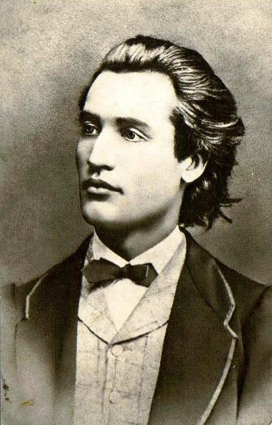 Unde ești, copilărie, cu Eminescu - al meu, cu tot? 2 mihai eminescu1 Unde ești, copilărie, cu Eminescu - al meu, cu tot?