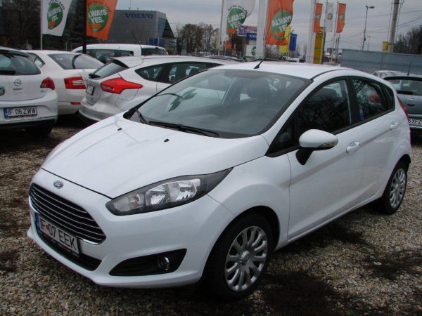 Mașina cu care aș pleca în vacanță Sursa: Sixt SH sursa foto http://www.sixtsh.ro/