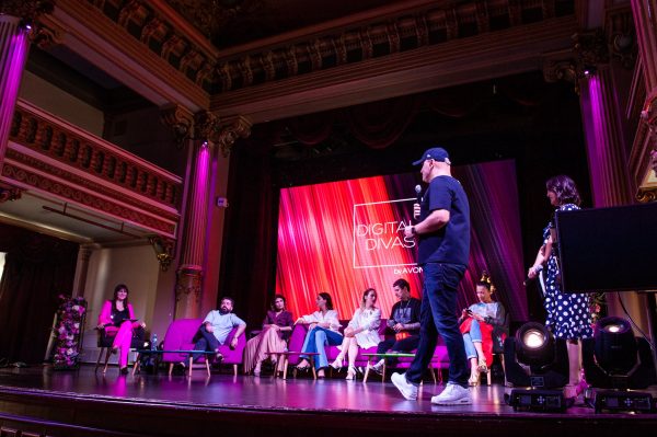 Digital Divas by Avon, eveniment la palat Digital Divas by Avon, eveniment la palat