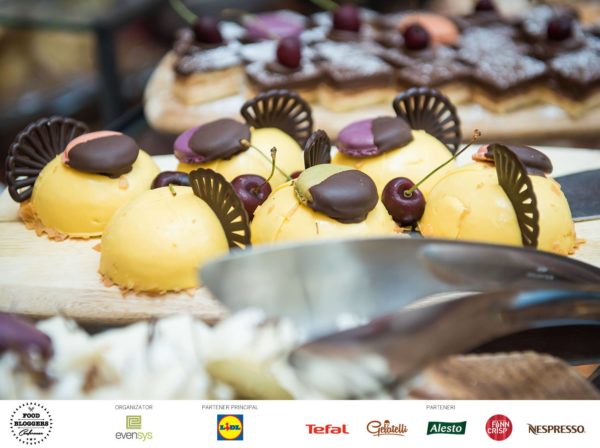 De la Palat la Grand Hotel JW Marriot