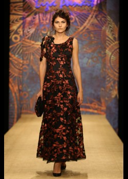 Stil unic: alegerea rochiei de seară. Sursa: shop.lizapanait.com Stil unic: alegerea rochiei de seară