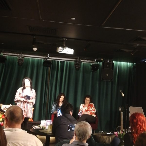 Te văd, inimă!  semnat Nicoleta Cristea