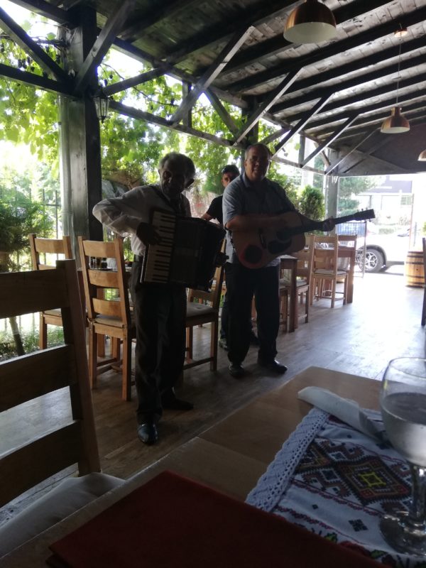 Week-end, delicatețuri (fără politică!) și prieteni Sursa: arhiva personală Week-end, delicatețuri (fără politică!) și prieteni