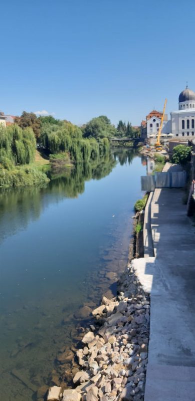 Huta Slavia, Oradea - Biserica cu Lună #ladrumprinromâniamea Sursa: arhiva personală Huta Slavia, Oradea - Biserica cu Lună #ladrumprinromâniamea