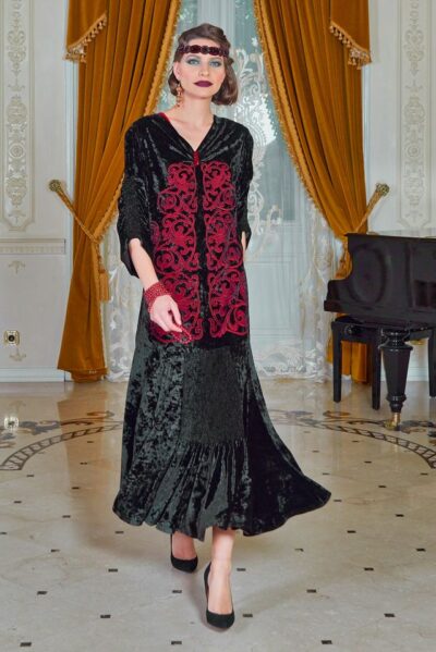 Rochia de Crăciun şi seducătoarea catifea Sursa: Liza Panait facebook 123961942 3847634018615223 3672882315977651275 o Rochia de Crăciun şi seducătoarea catifea
