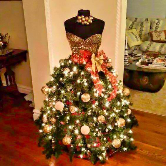 132611646 3965456143499676 8736119573568107658 n Copilărie, tradiții și magie de Crăciun