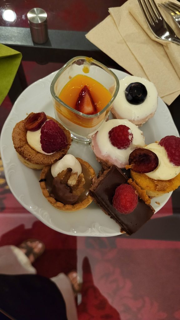 20220608 135139 Savoare și normalitate - Food Bloggers 2022