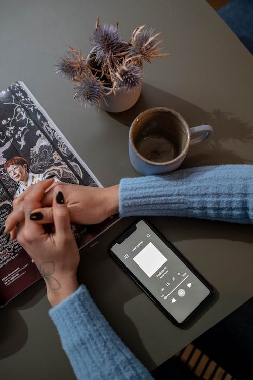Podcastul Tehnocultura și pentru atehnici (ca mine) Sursa: pexels podcastul