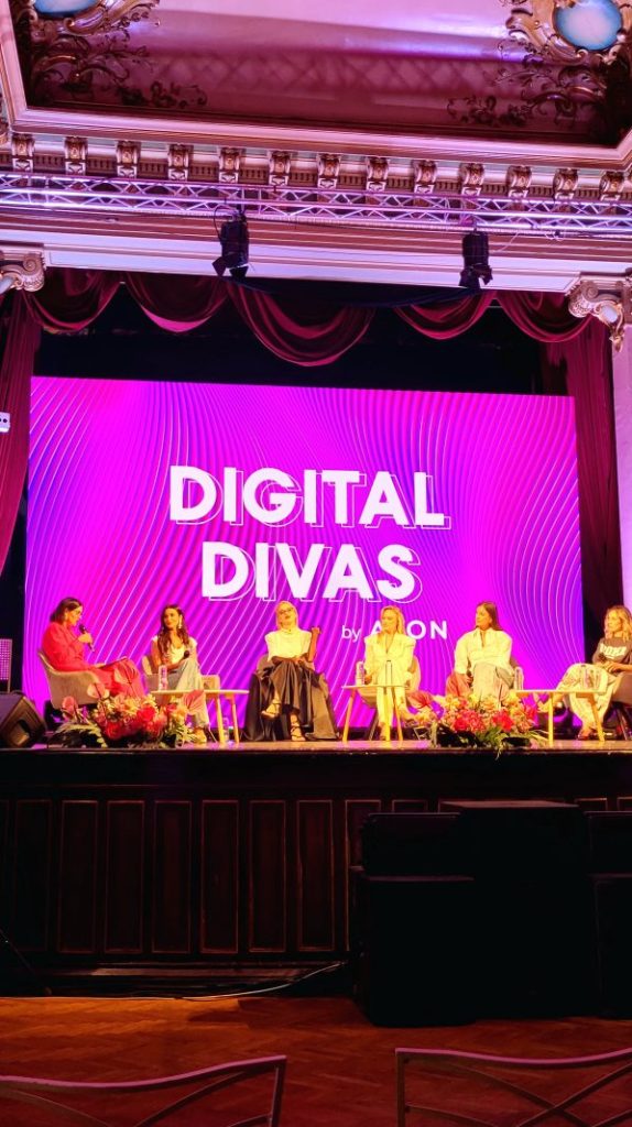 20240912 145532 Eveniment la Palat: Digital Divas 2024