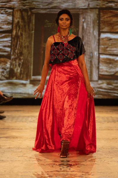 Sarmizegetusa by Liza Panait Sursa: Facebook Liza Panait 469979408 1124748795681031 1960990949566655828 n Sarmizegetusa by Liza Panait - lansare, spectacol eveniment