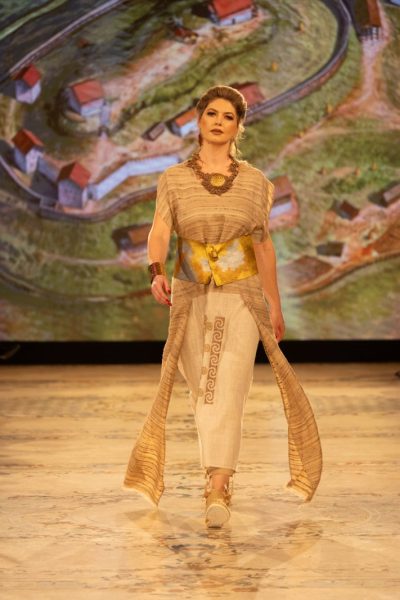Sarmizegetusa by Liza Panait Sursa: Facebook Liza Panait 470000997 1124748945681016 7987360885175344105 n Sarmizegetusa by Liza Panait - lansare, spectacol eveniment
