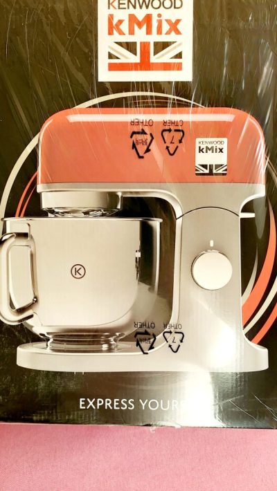 Robotul Kenwood KMix Sursa: arhiva personală Robotul Kenwood