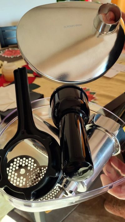 Robotul Kenwood KMix Sursa: arhiva personală Robotul Kenwood