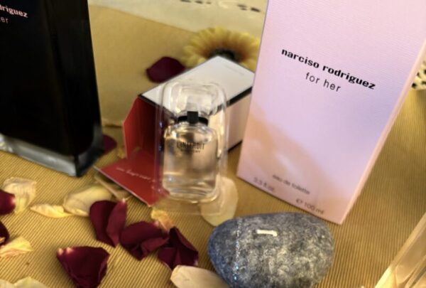 IMG 7709 e1749457578264 5 pași în recunoașterea unui parfum original