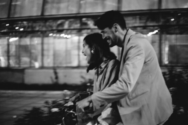 A iubi, iubire. A iubi până la capăt Sursa: pexels pexels cottonbro 10071548 A iubi, iubire. A iubi până la capăt
