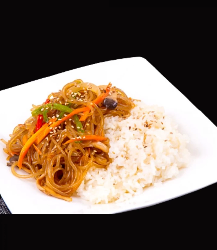 Cadoul inedit: seară la Restaurant Korean Seoul 3 japchae bab 400 g Cadoul inedit: seară la Restaurant Korean Seoul