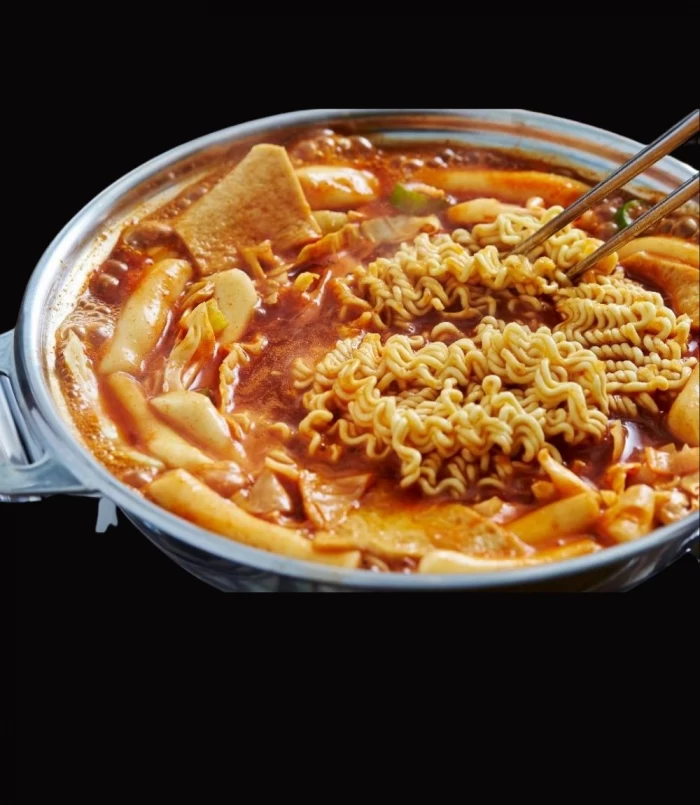 Cadoul inedit: seară la Restaurant Korean Seoul 4 ra bokki 900 g Cadoul inedit: seară la Restaurant Korean Seoul