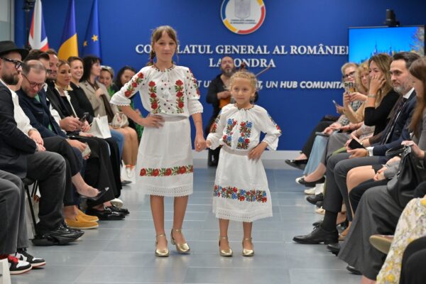 ”Rădăcini” la Londra.jpg Sursa: revista tango a BSP 0778 ”Rădăcini” la Londra: când dorul de România devine artă